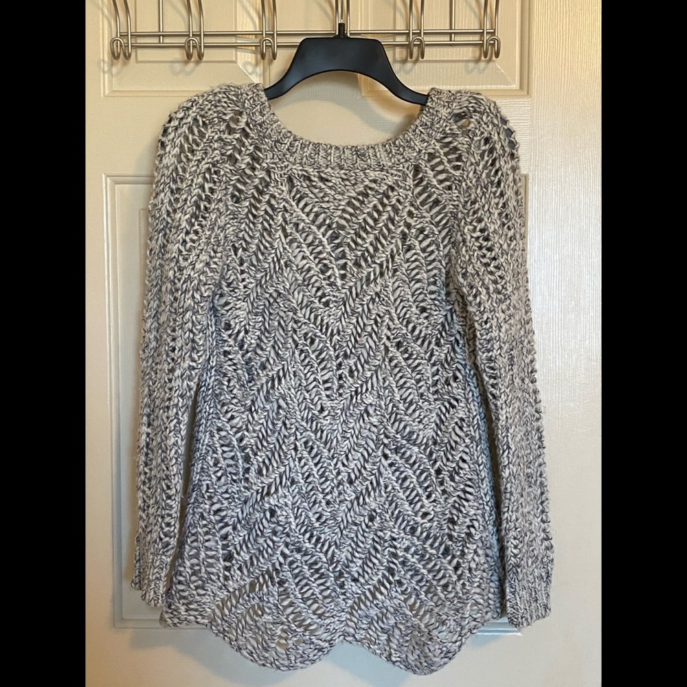 LOFT super soft and oversized grey/white sweater